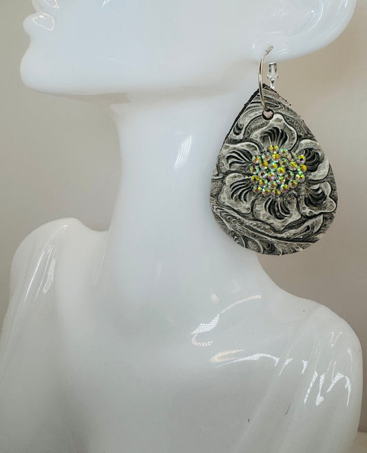 Black Petal Kiss Earrings