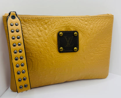 Wristlet-Brown gator