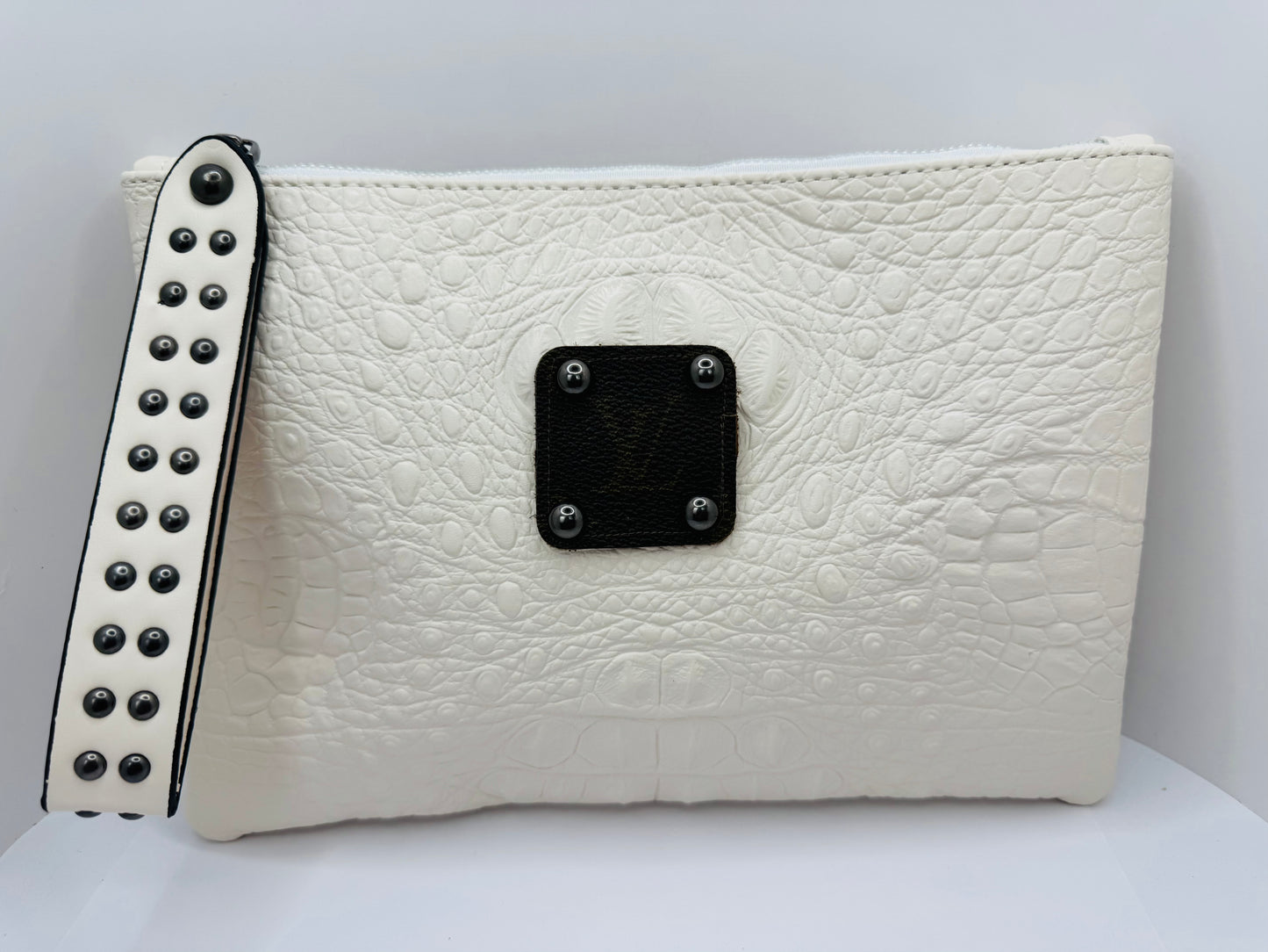 Wristlet - Gator White