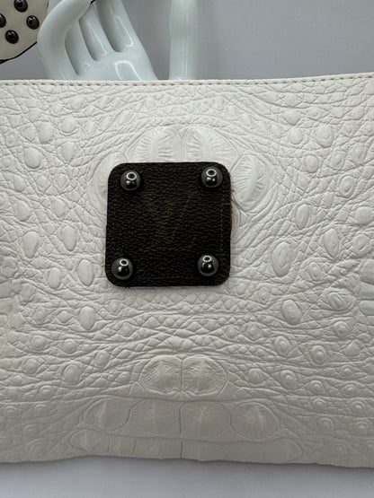 Wristlet - Gator White